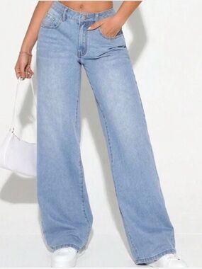 SHEIN Women's Wide Leg Light Wash Blue Jeans